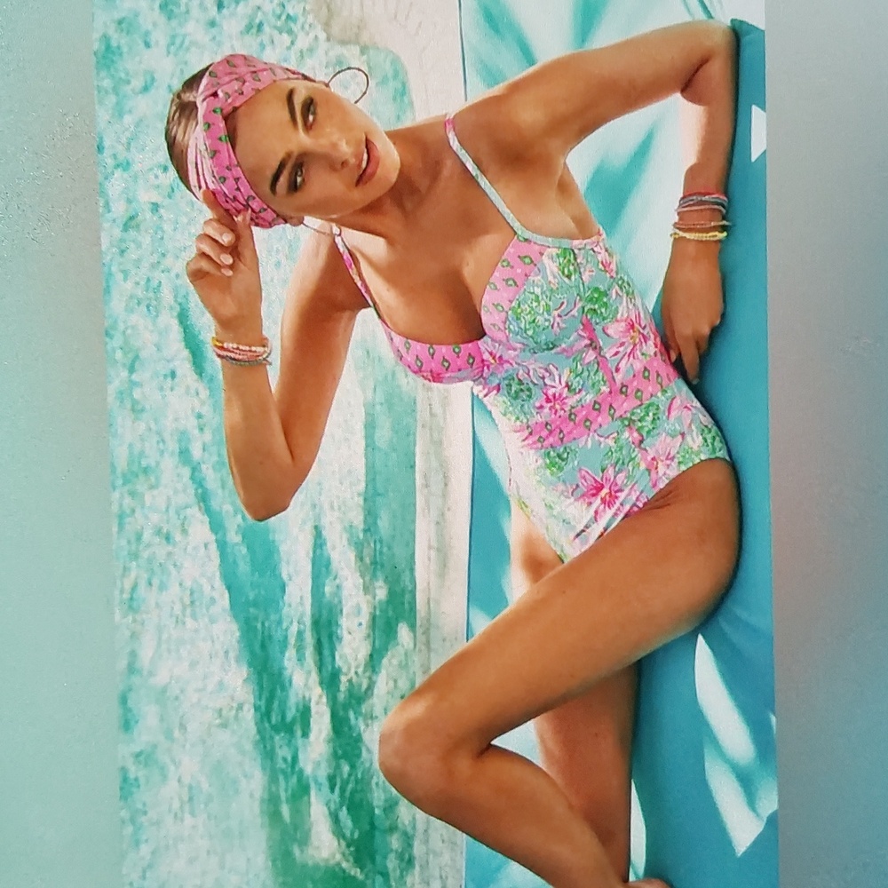 Lilly Pulitzer Palma Swimsuit surf blue so shellegant size 8